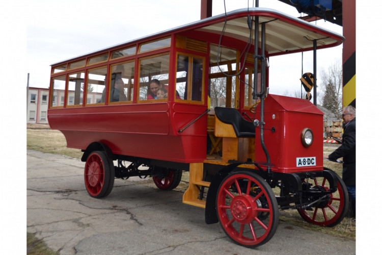 Dokument o výrobě repliky trolejbusu Cédes Stoll 1911